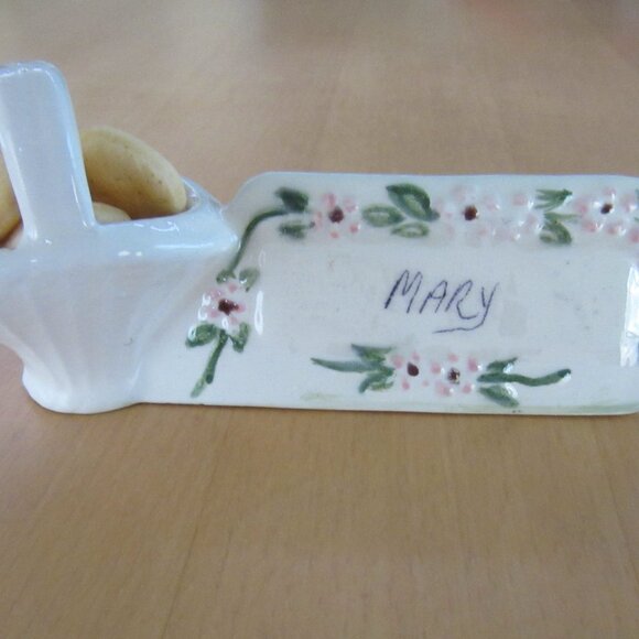 Ceramic placecard holders with basket for flowers,candies,nuts in pink & purple - Picture 9 of 11
